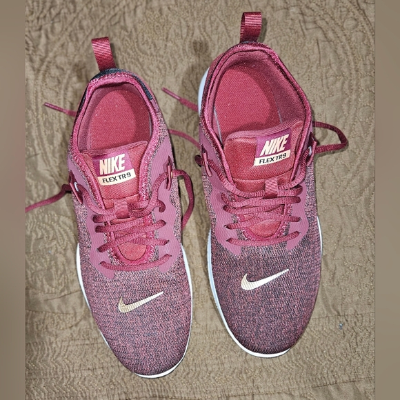 Nike Flex Trainer 9 Team Red W, Size 9 - Picture 1 of 9